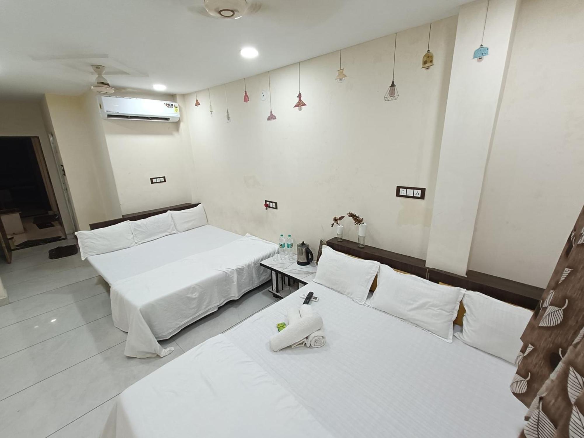 Treebo Yatri Grah Kshipra T Hotel Ujjain Exterior foto